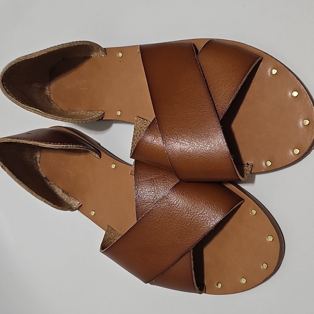 Universal Thread Lois flat sandals 8